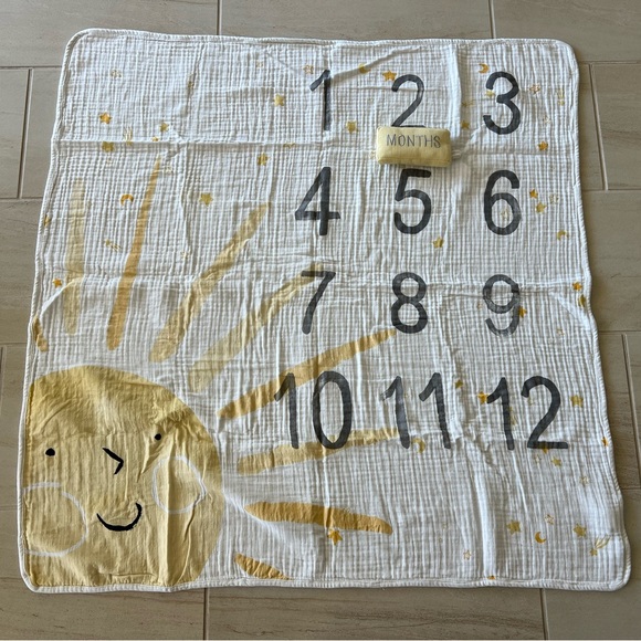 Pottery Barn 100% Organic Cotton Baby Monthly Milestone Blanket - Picture 1 of 4